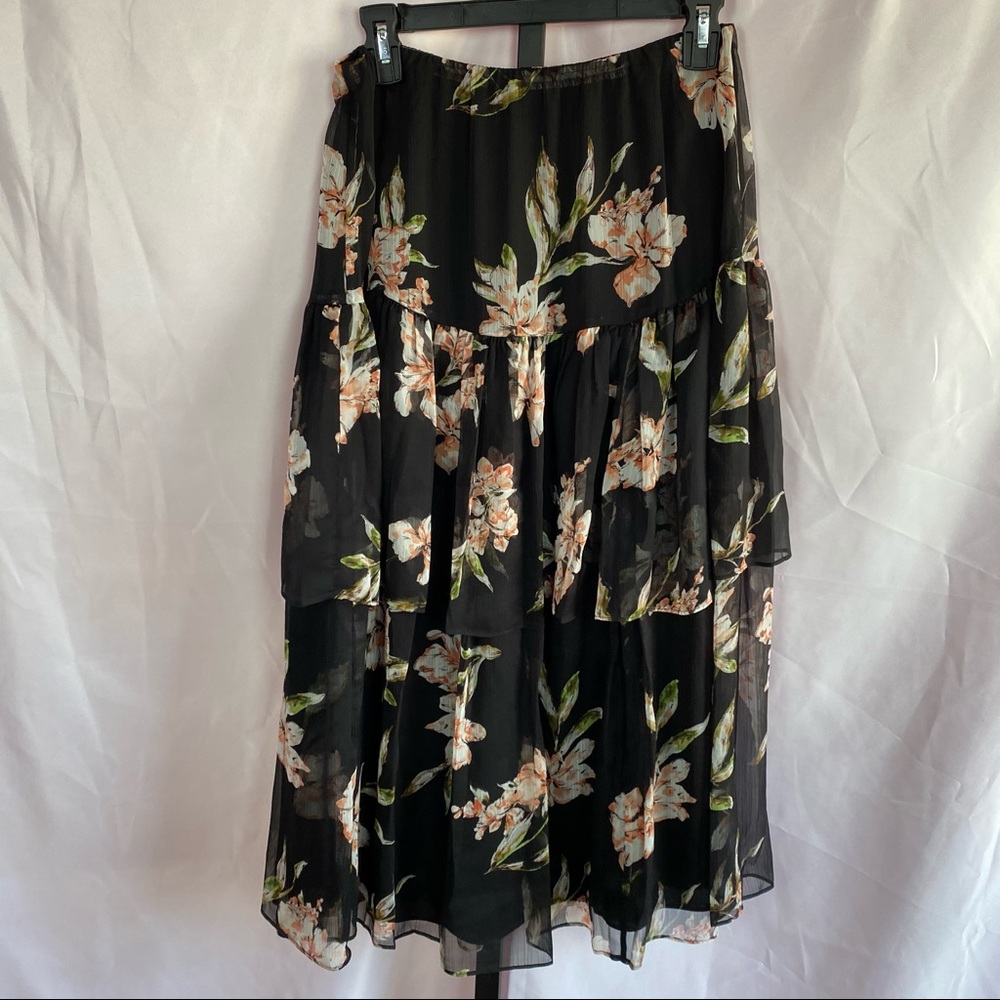 Lauren Ralph Lauren Floral Tiered Skirt, size PM - Picture 7 of 7